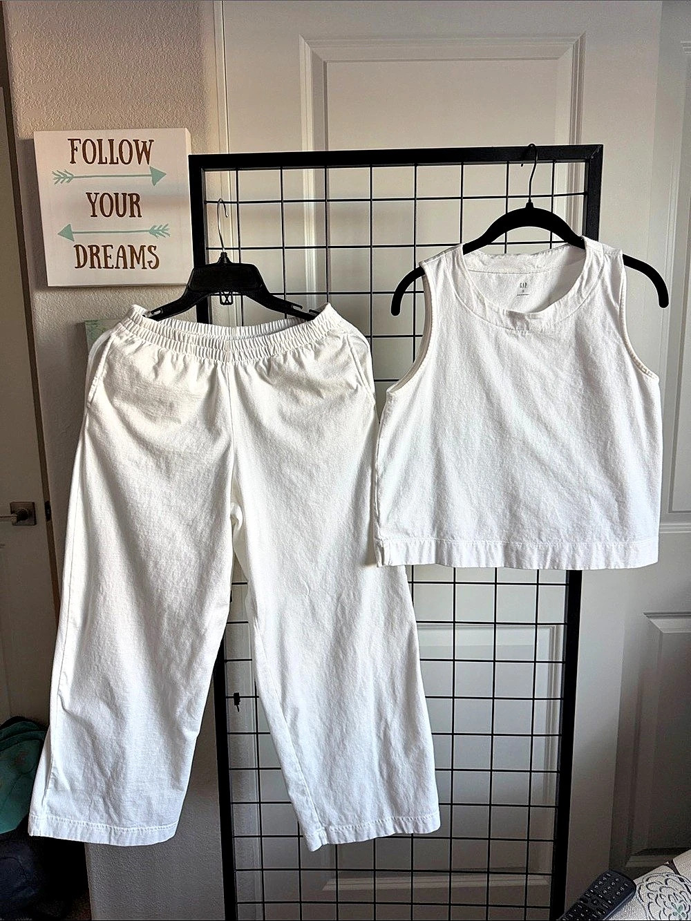 GAP White Two-Piece Set Size Small